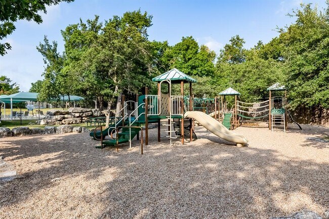 Building Photo - 506 Stonebridge Dr