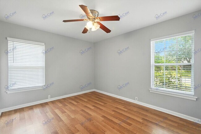 Building Photo - 1520 Hilltop Dr