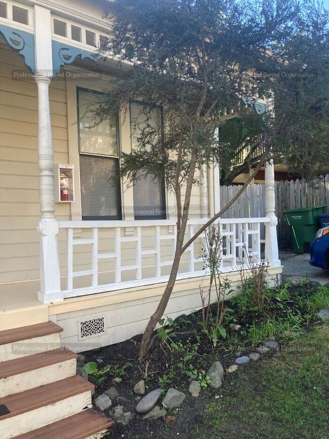 Building Photo - One bedroom Gem in Heart of Quaint, Historic West Petaluma