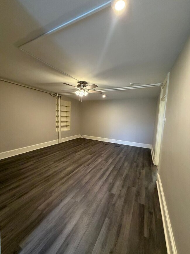 Building Photo - 49 N Main St