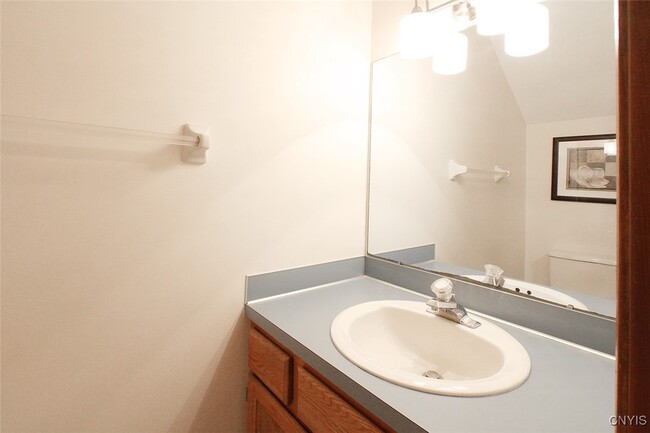 Building Photo - 442 Summerhaven Dr N