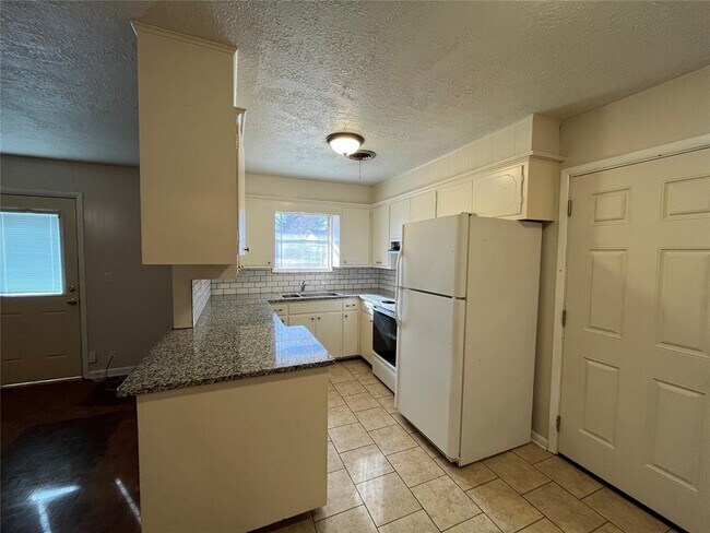 Building Photo - 1508 Southern Heights Ave