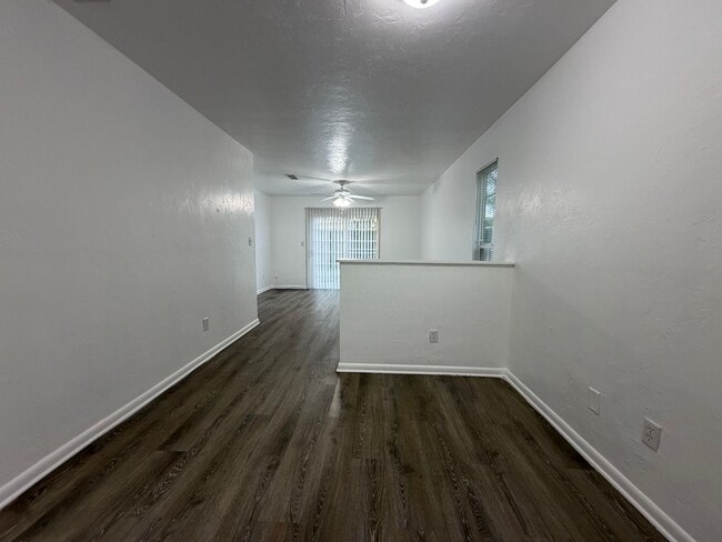 Building Photo - 6207 SW 11th Pl