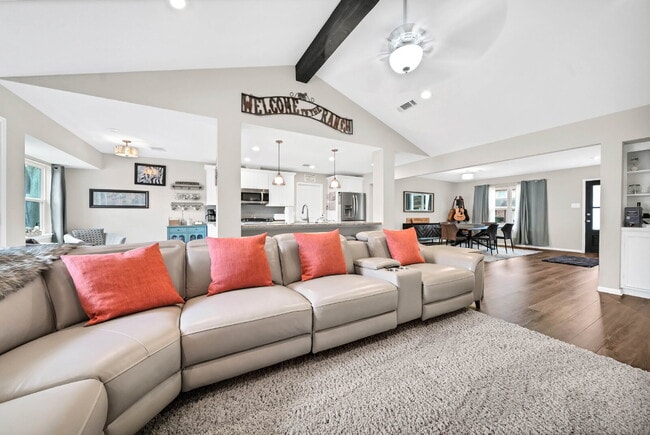 Building Photo - Charming 4-Bed Home with Granite Elegance in Sugar Land