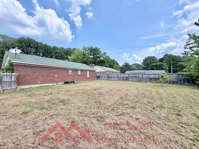 Building Photo - 2587 Wellons Ave