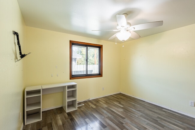 Building Photo - 924 E Georgia Ave