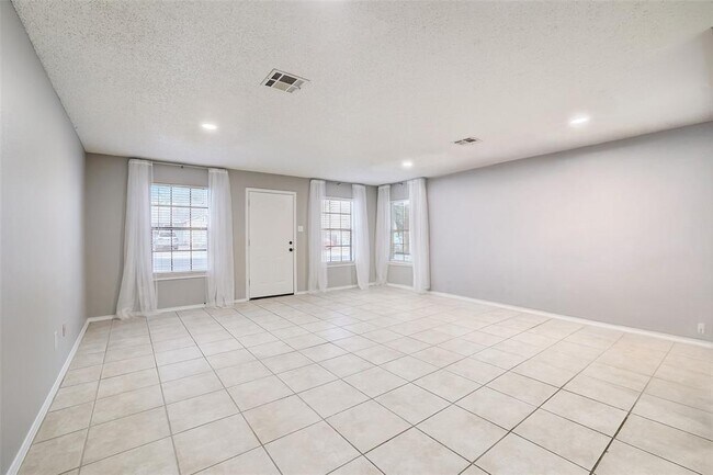 Building Photo - 12801 Steeple-Chase Dr