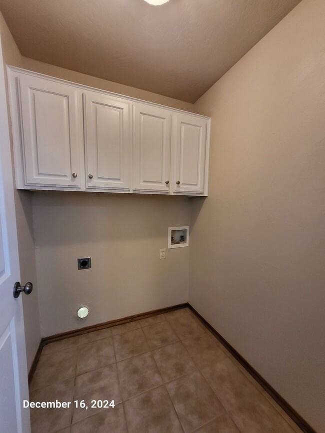 Building Photo - (4) Bed/(2) Bath in Moore Avail NOW! Pets ...