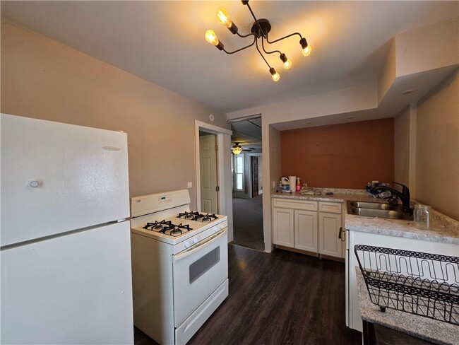 Building Photo - 54 Bemis Ave