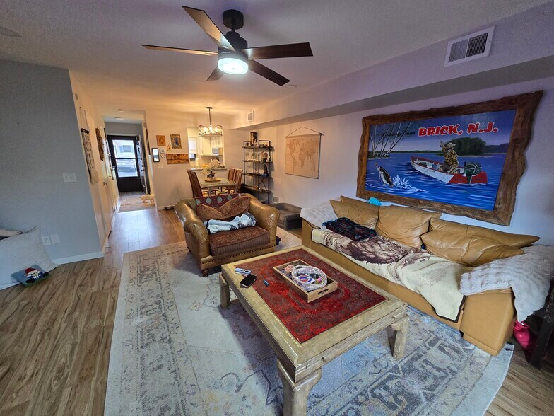 Building Photo - 51 Queens Way