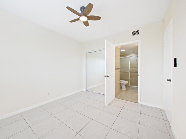 Building Photo - 2238 Monroe St