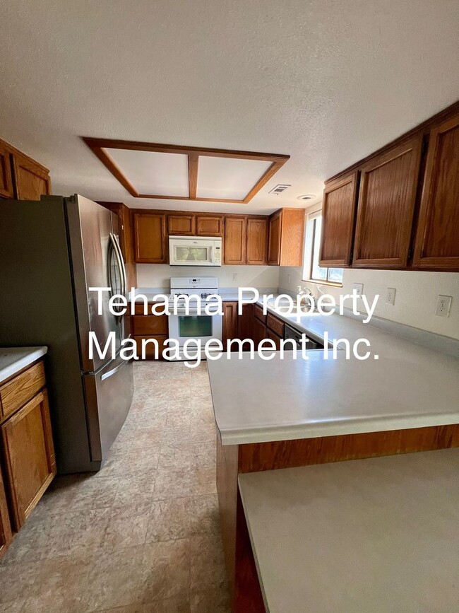 Building Photo - Charming 3 bedroom 2 bath home in the Coun...