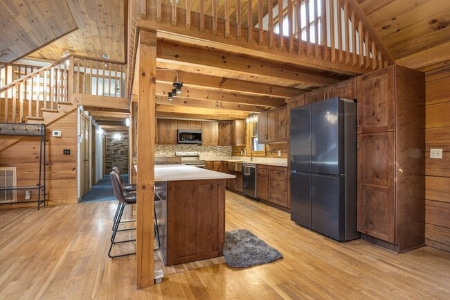 Building Photo - 1762 Burke Hollow Rd