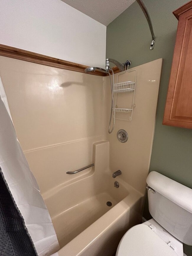 Building Photo - 917 N Clay St