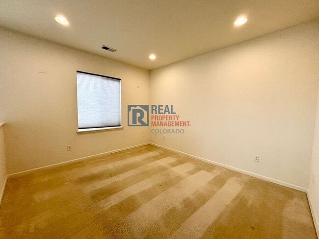 Building Photo - 4662 High Mesa Cir