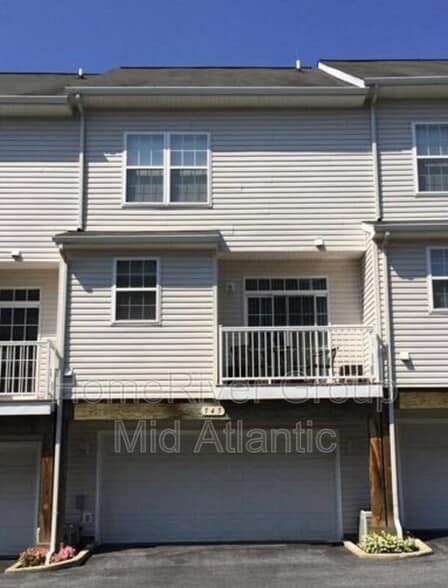 Building Photo - 545 Ensemble Ct