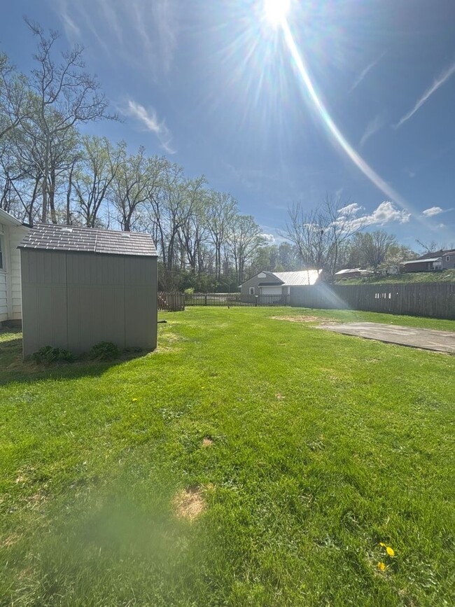 Building Photo - 2001 Elmwood St