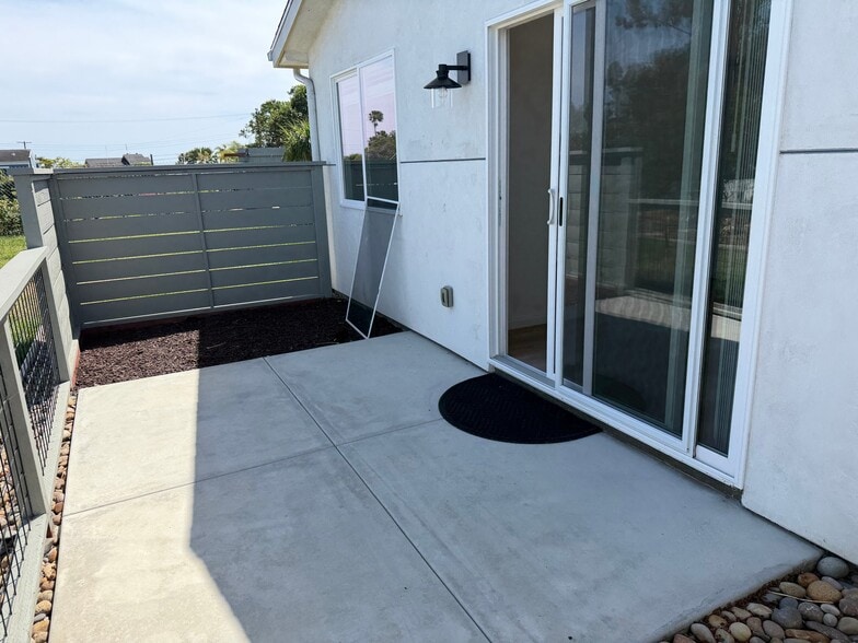 Building Photo - 3273 Chicago St