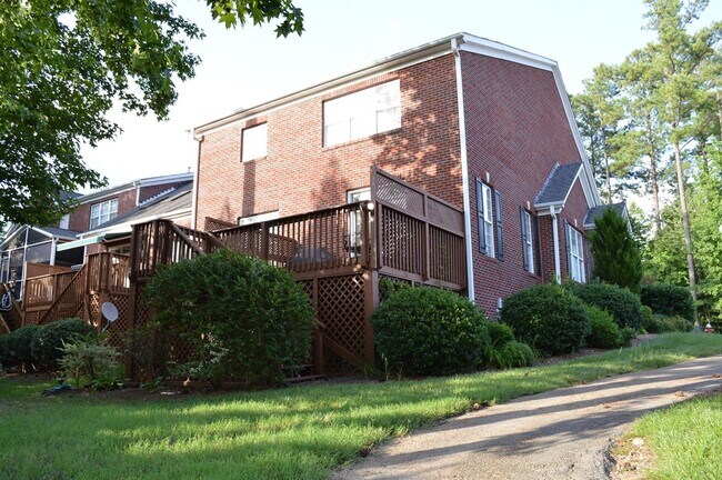 Building Photo - 114 Prestonian Pl
