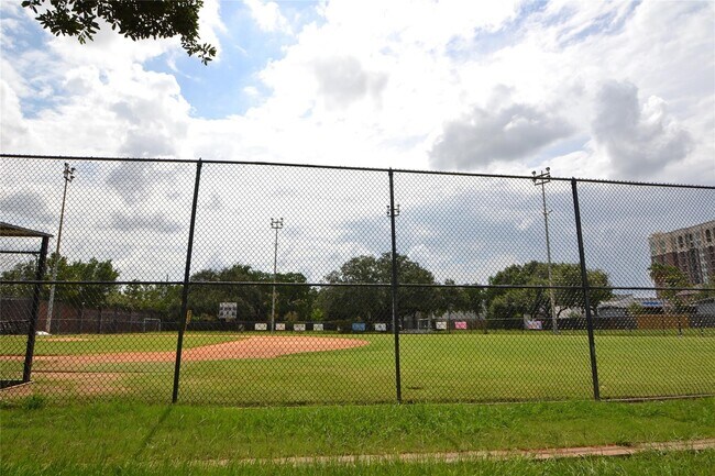 Building Photo - 1635 Castle Ct