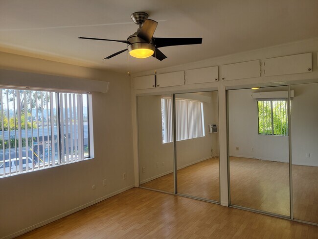 Building Photo - 3619 Fletcher Dr