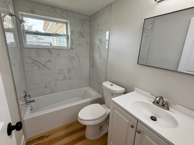 Building Photo - PRICE REDUCED- Beautifully Updated 2/2 Home!