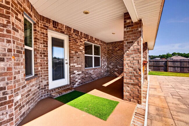 Building Photo - 15028 Emersyn Ln
