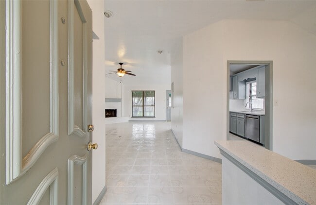 Building Photo - 2538 Knights Cir