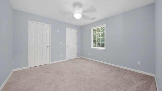 Building Photo - East Brainerd Home Available NOW!