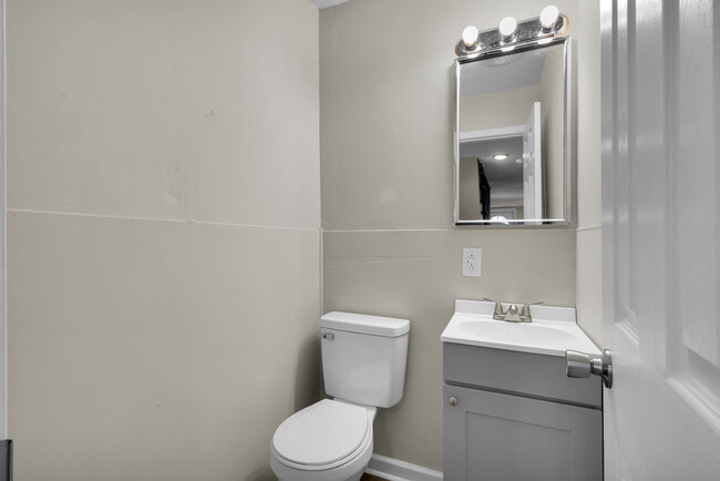 Building Photo - 605 1st Ave