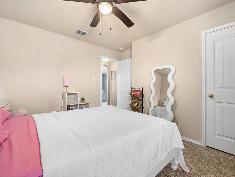 Building Photo - 15223 Cinnamon Teal
