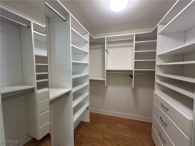 Building Photo - 9947 Colonial Walk N