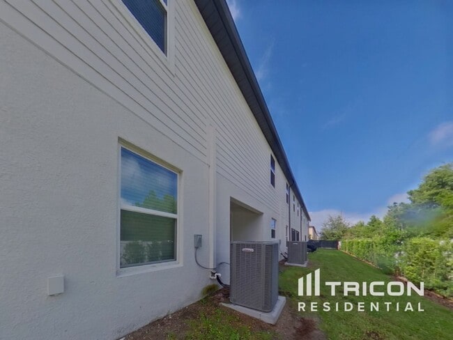Building Photo - 1596 Wynford Cir
