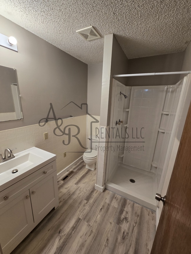 Building Photo - 215 W Forest St