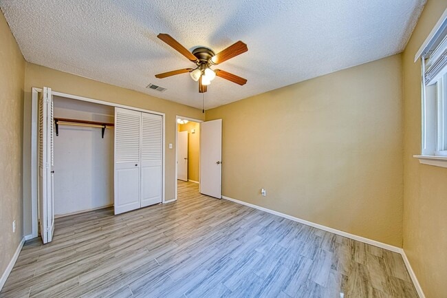 Building Photo - 22411 Elsinore Dr