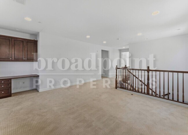 Building Photo - 1672 N Las Flores Dr
