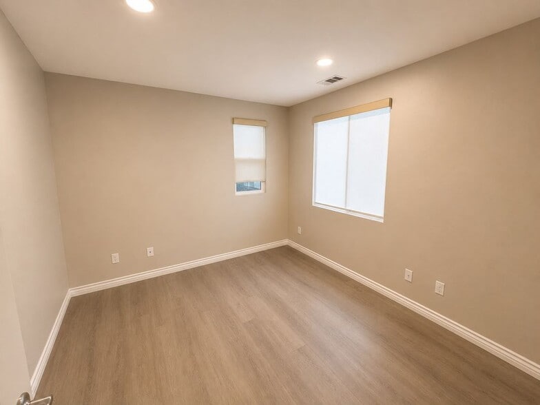 Building Photo - 2308 Navigation Cir