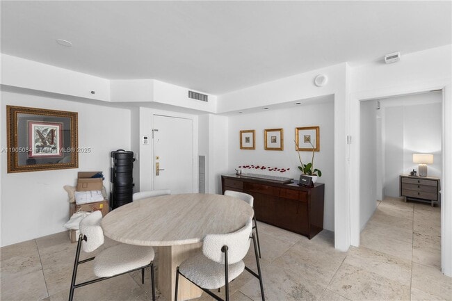 Building Photo - 9 Island Ave