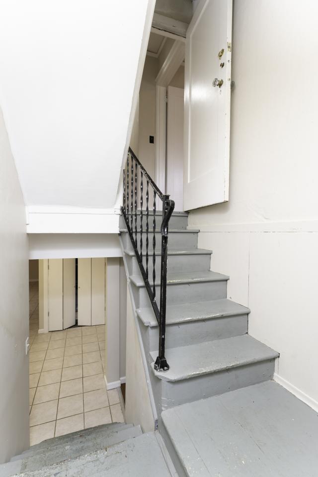 Building Photo - 4 bedroom in Seattle WA 98103