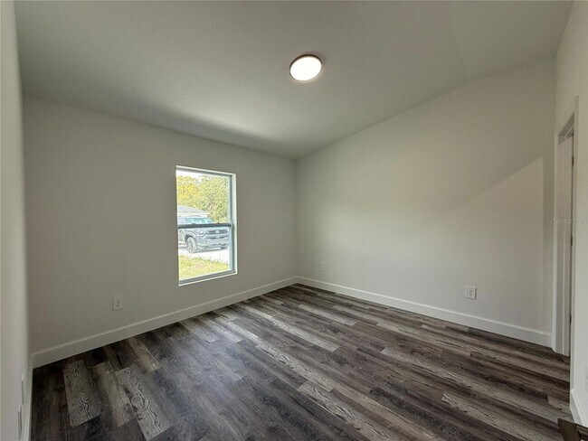 Building Photo - 14 Locust Rad