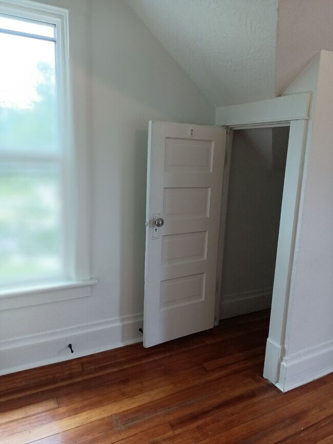 Building Photo - BUY ON CONTRACT MOVE IN READY! RENT TO OWN...