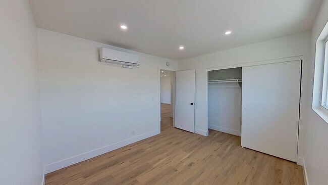 Building Photo - 1632 Picadilly Way