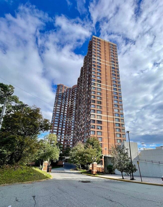 Building Photo - 100 Old Palisade Rd