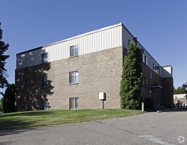 Building Photo - Edjwood Estates