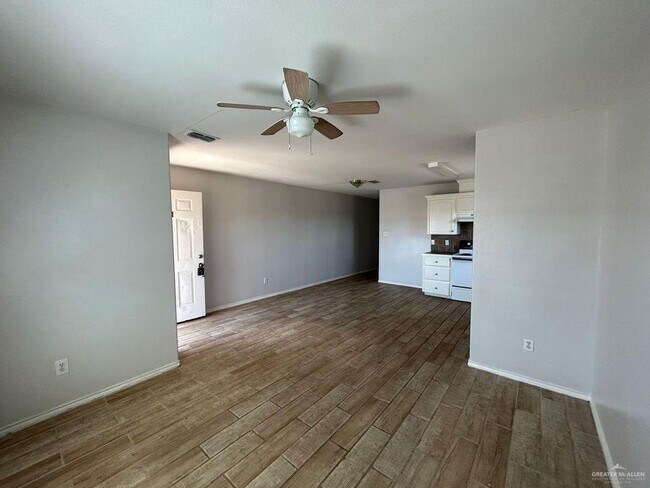 Building Photo - 9 Graham Ave