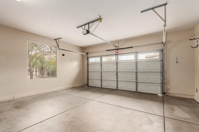 Building Photo - 2626 W Florentine Rd