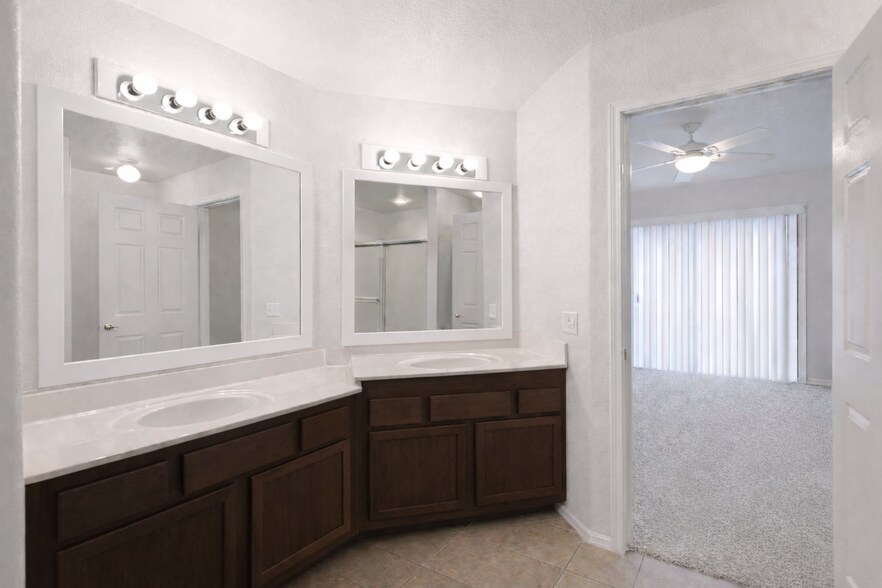 Building Photo - 10410 N Cave Creek Rd