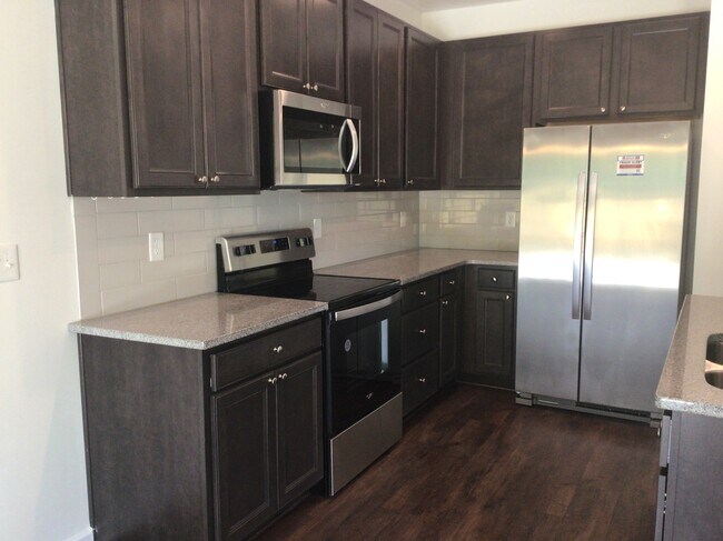 Building Photo - 137 Caledonia Dr