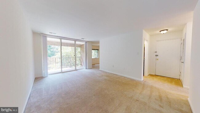 Primary Photo - 1425 Northgate Square