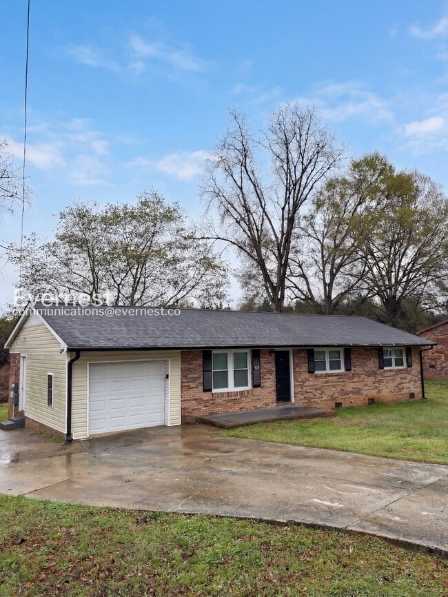 Building Photo - 4026 Angus Dr